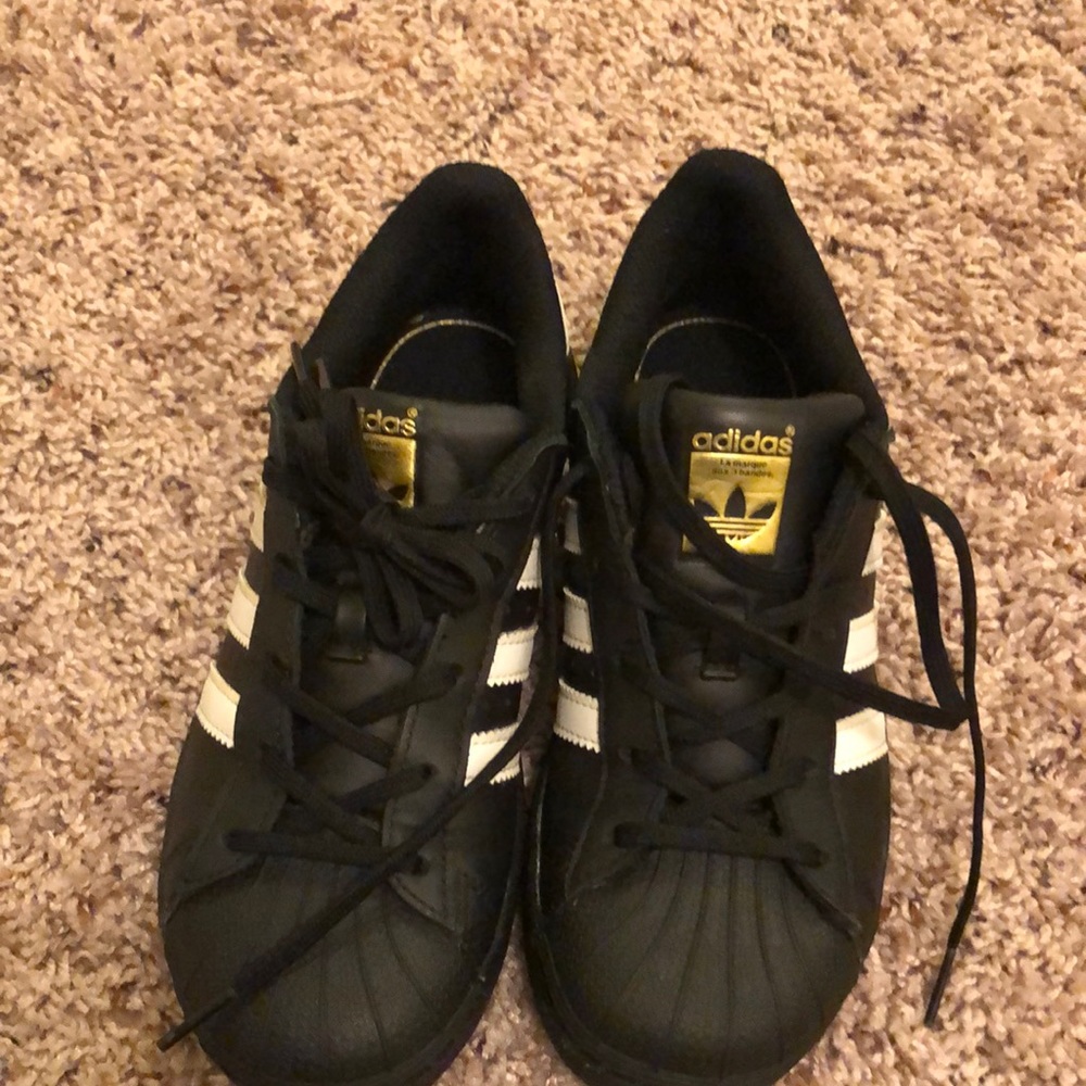 Like New Boys Black Adidas Sneakers in size 2.5